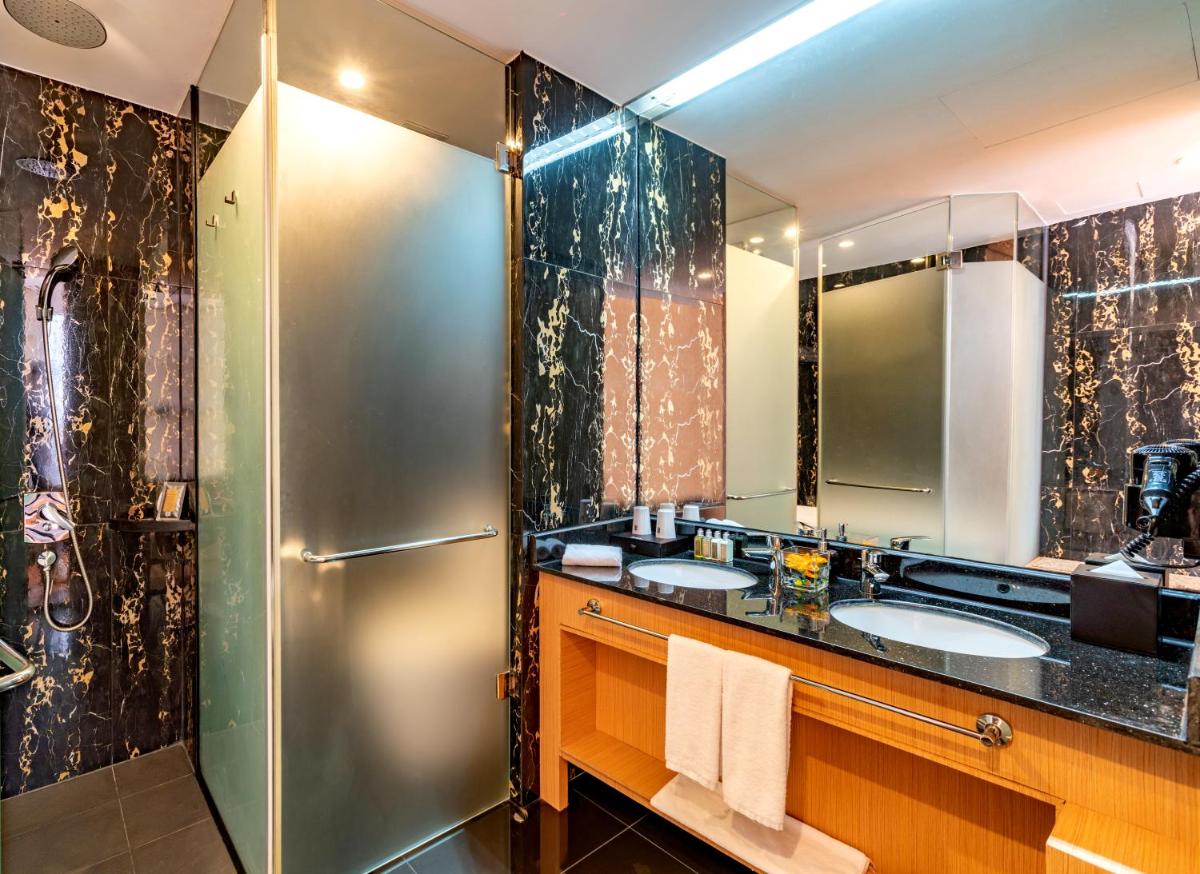 Bay Hotel Ho Chi Minh - Housity