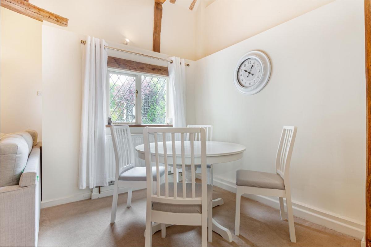 Host & Stay - The Old Thatch - Housity