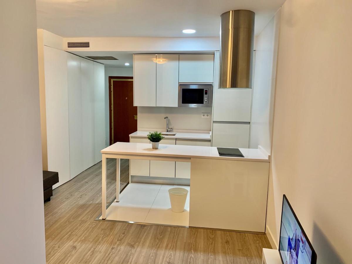 Pisos con Piscina Barrio Exclusivo-WizinkCenter alquiler temporada - Housity
