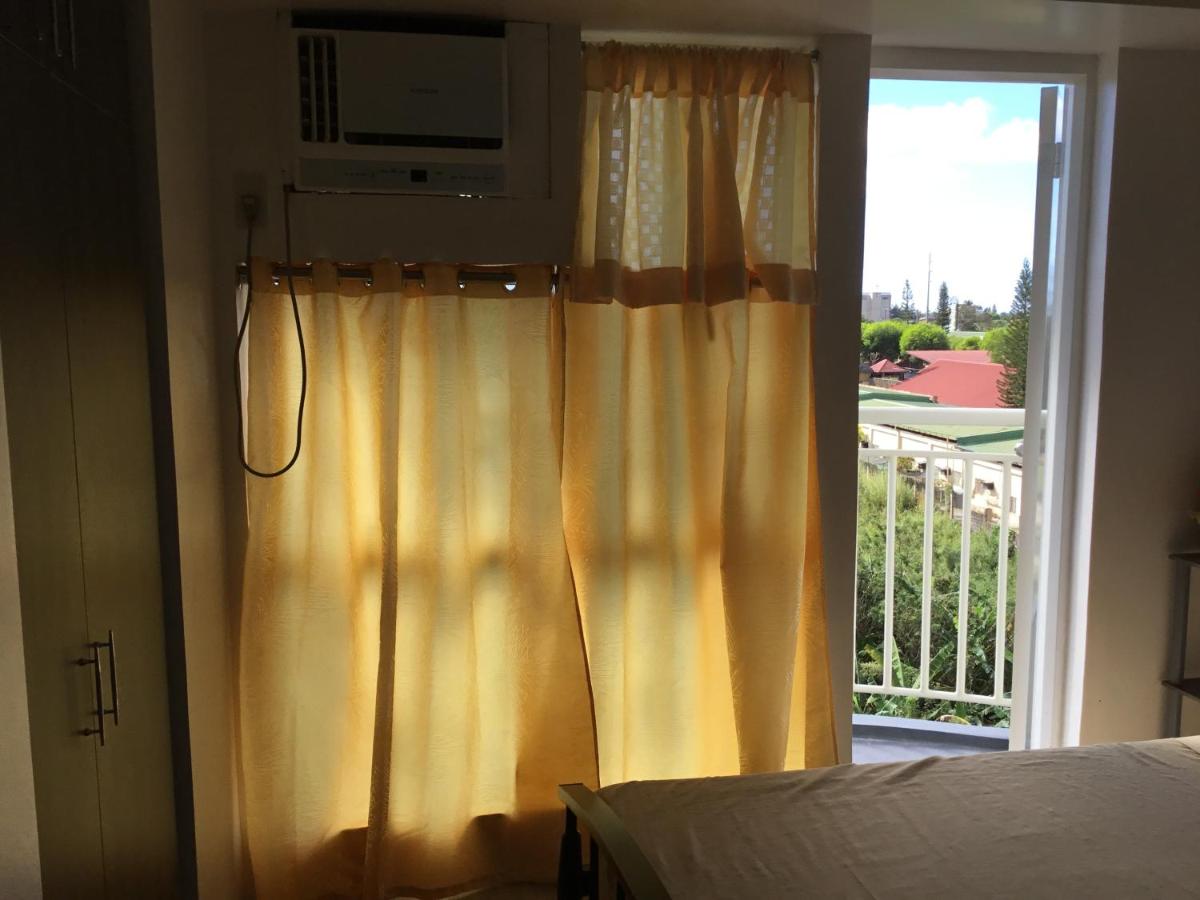 Condominium with Swimming Pool and Viewing Deck - Housity