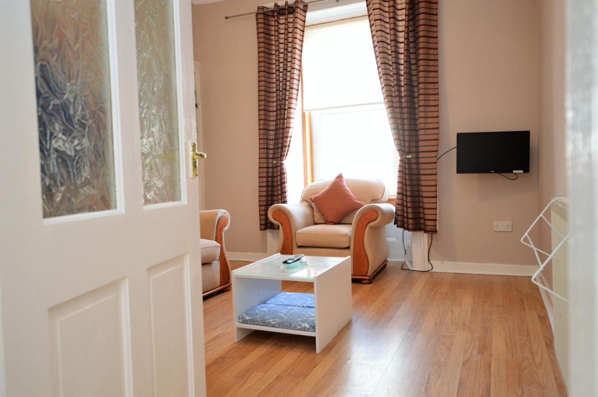 Keek Oot at 73 - Housity