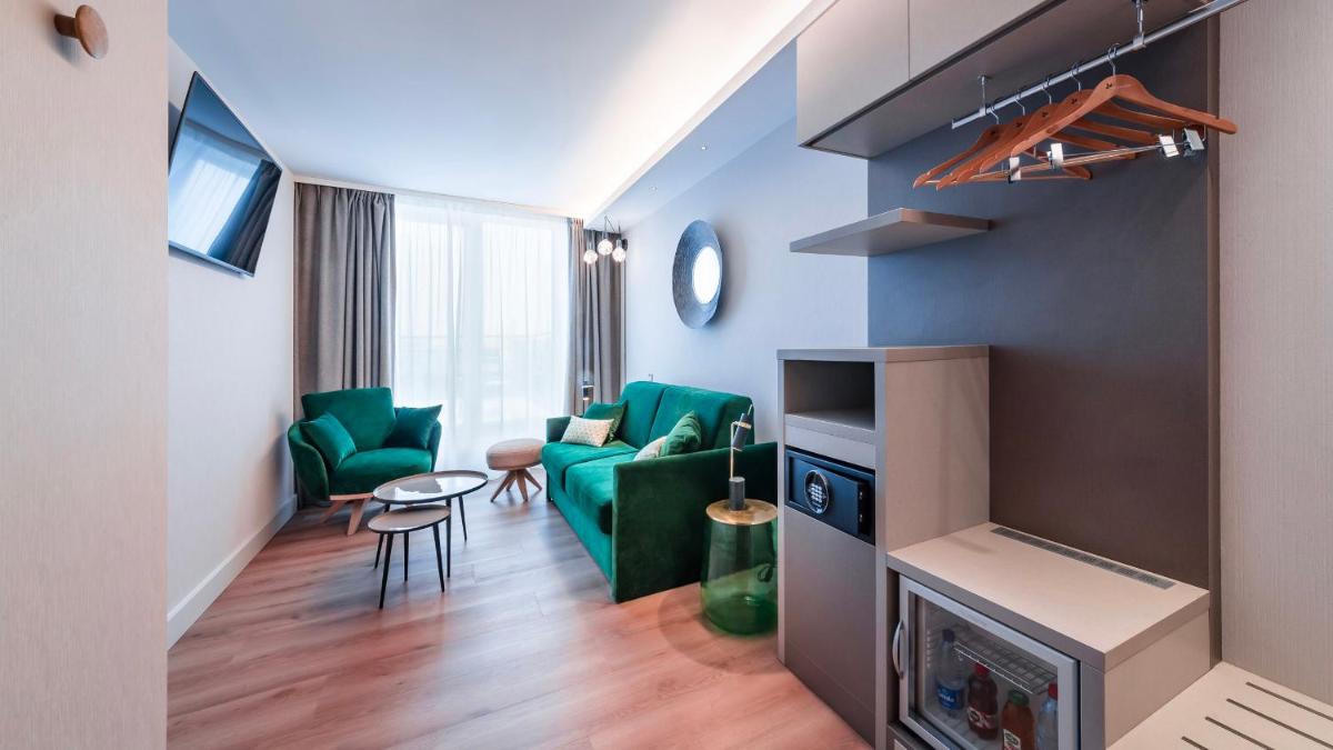 Cuisine ou kitchenette dans l'établissement voco Strasbourg Centre - The Garden by IHG