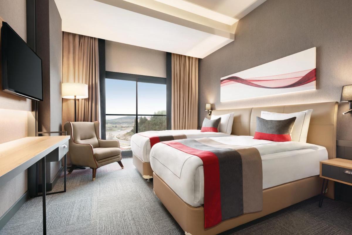 Ramada By Wyndham Tire - Housity
