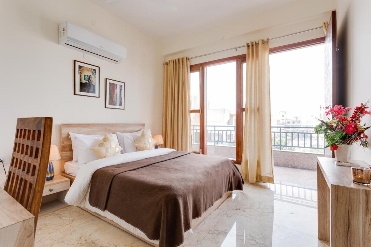 Suitetrails - Hostie Eva Dreams - Private 2 BHK Apartments near Artemis, Medanta, Fortis hospitals