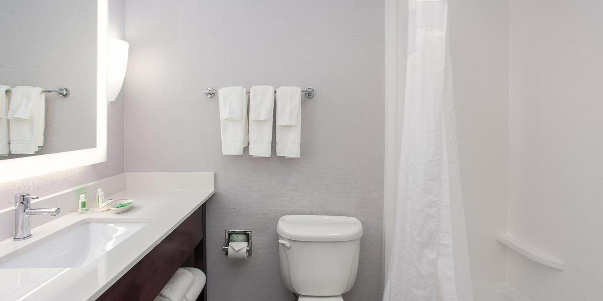 Holiday Inn Hotel & Suites Tallahassee Conference Center North, an IHG Hotel - Housity