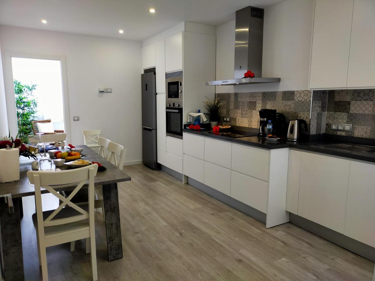 Room Plaza & Parking - Housity