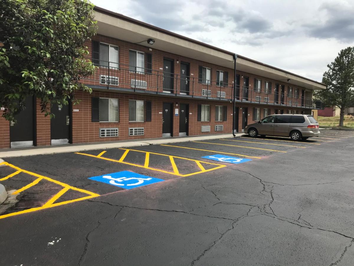 Econo Lodge Salina Scenic Route 89 & I-70 - Housity