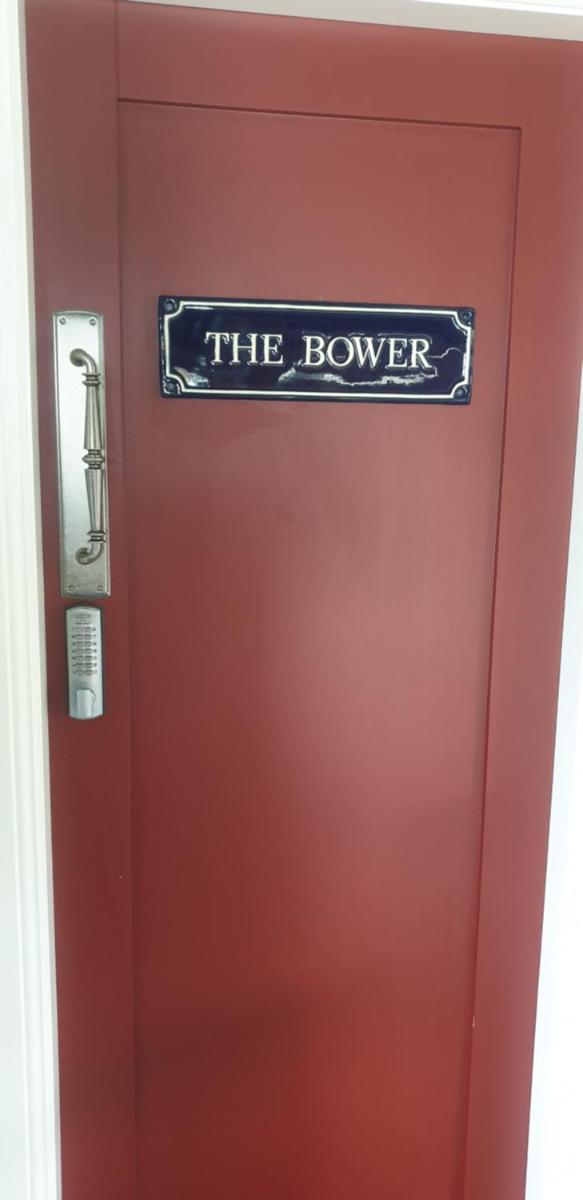 The Bower@ Kings Cottage - Housity