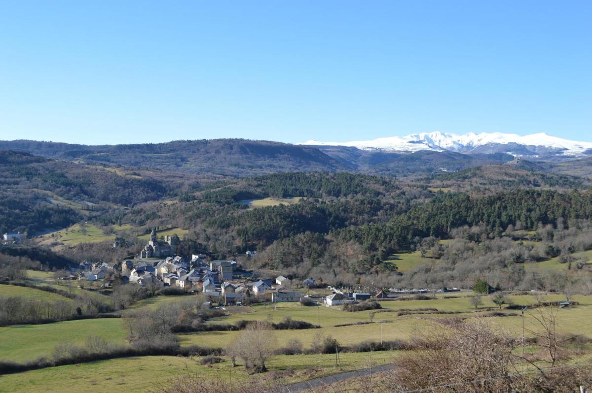 Vue générale sur la montagne ou vue sur la montagne depuis l'hôtel