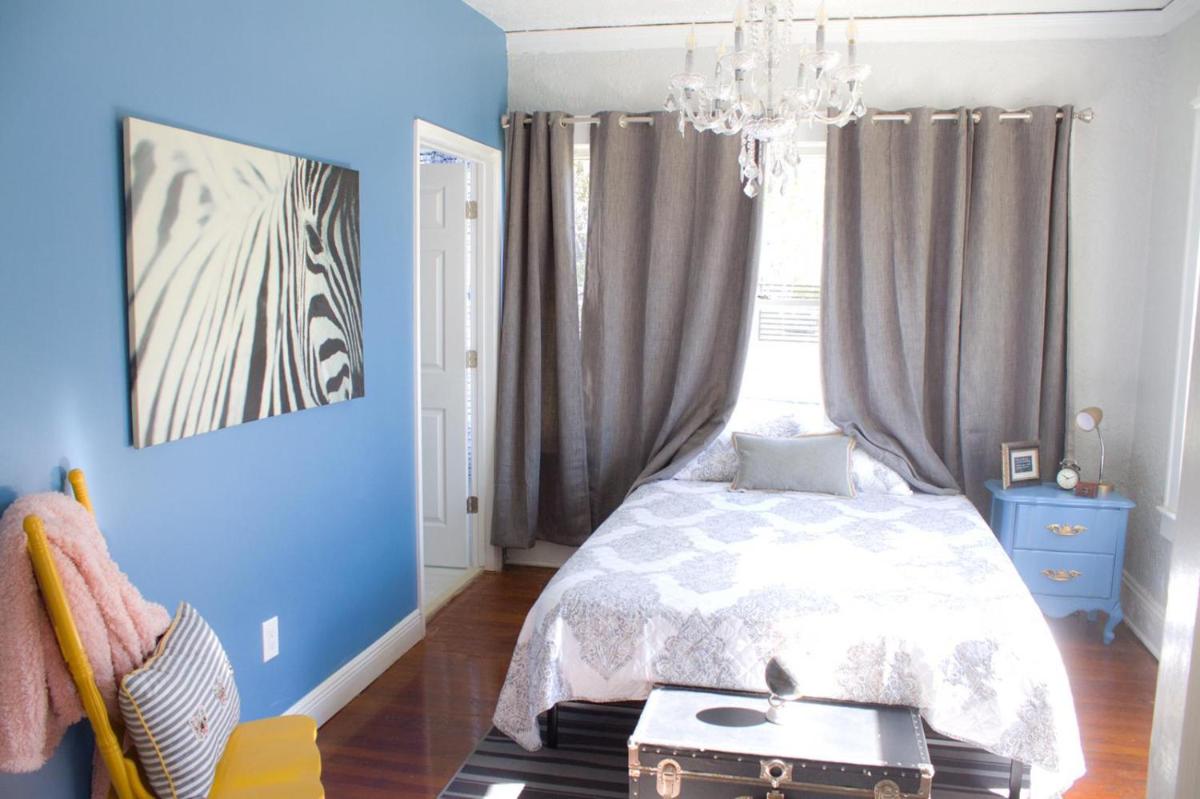 Private Suite Mins from MIA Free Parking - 1G - Housity