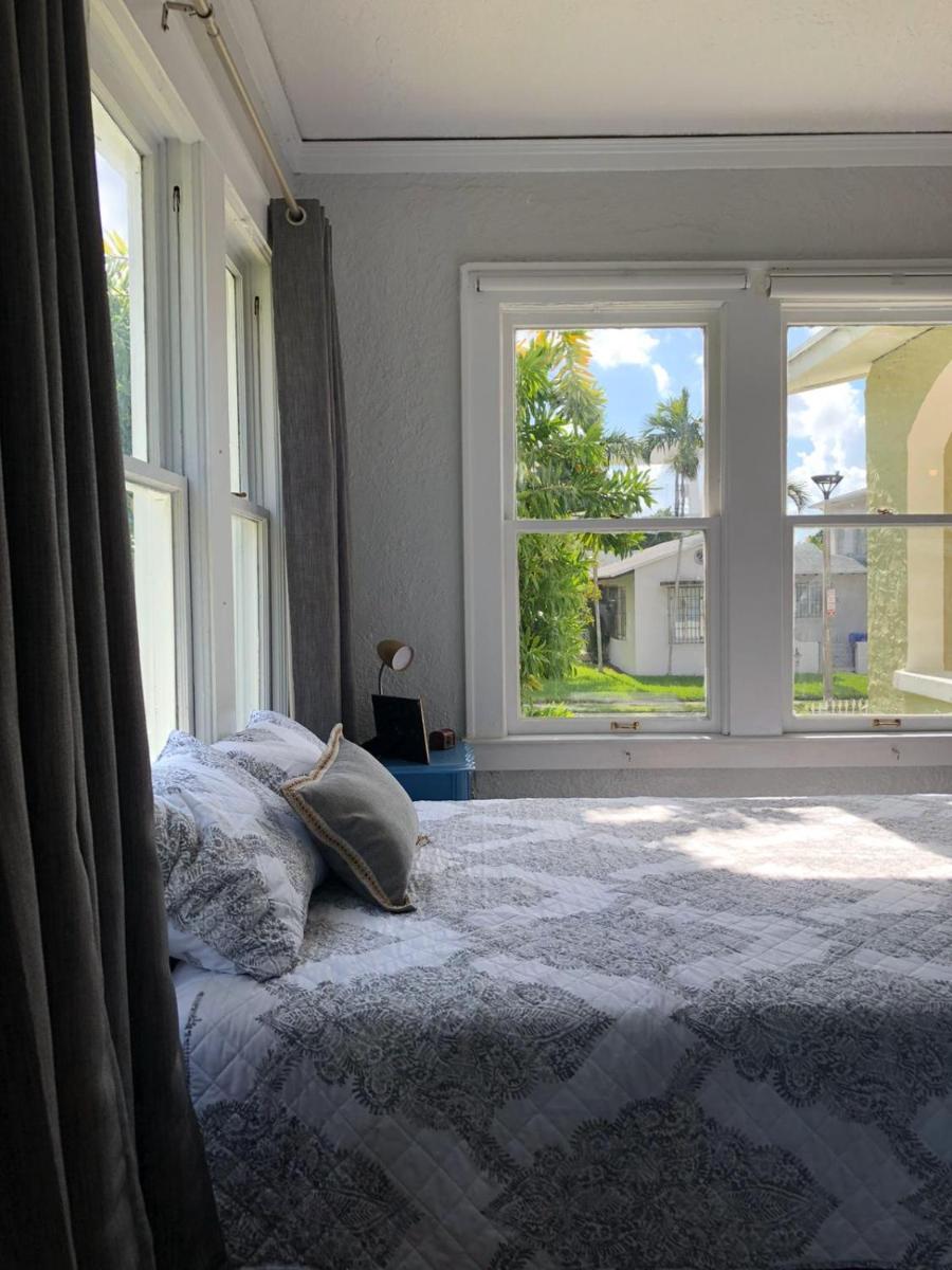 Private Suite Mins from MIA Free Parking - 1G - Housity