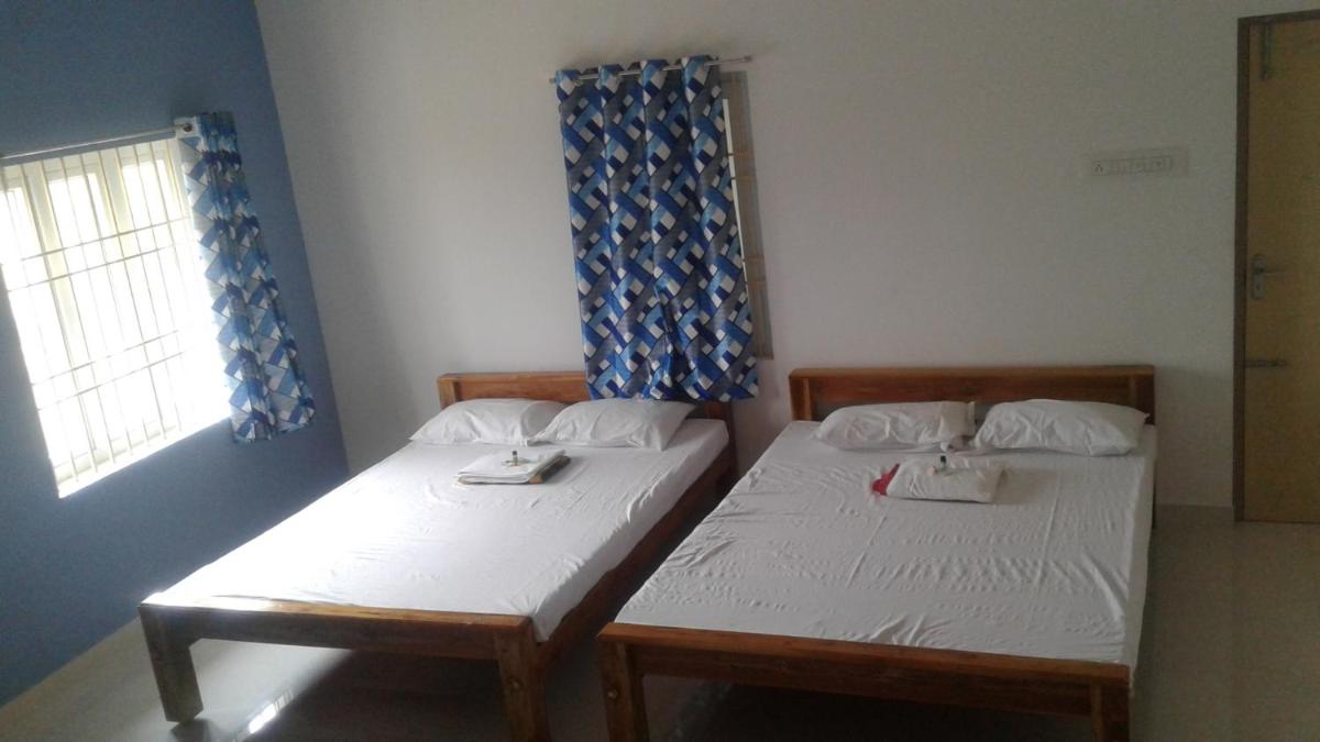 AAN Five Bedroom Guest House - Housity
