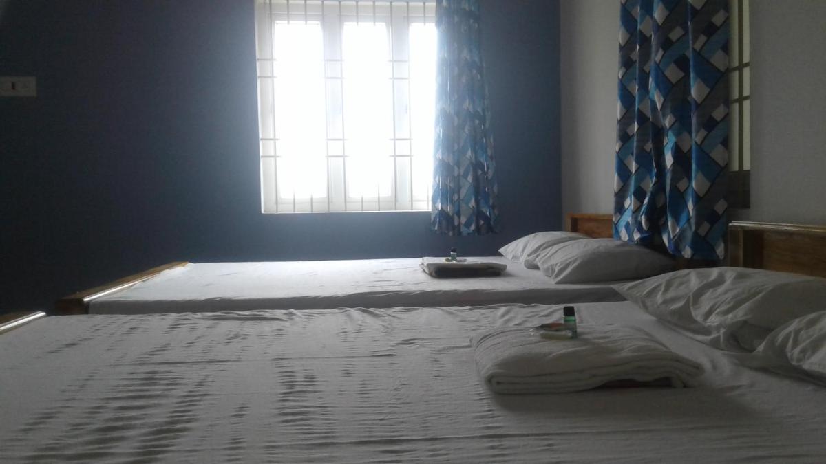 AAN Five Bedroom Guest House - Housity