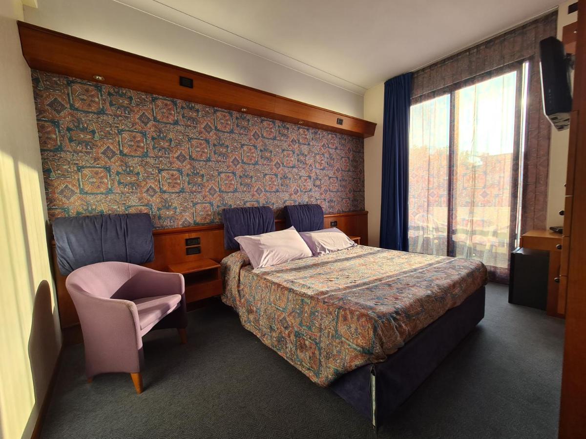 Hotel Sabra - Housity