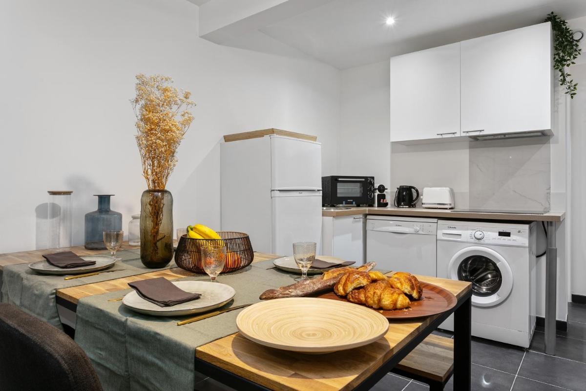 Saint Charles Apartments - Housity