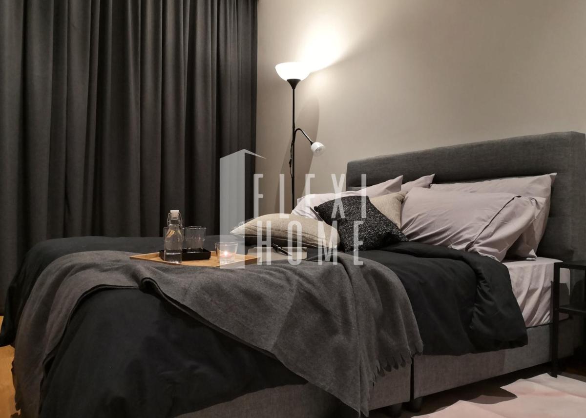 NETFLIX Ready, 9am-5pm, SAME DAY CHECK IN AND CHECK OUT, Work from Home, Private and Comfy Home, SKY SUITES KLCC by Flexihome-MY - Housity