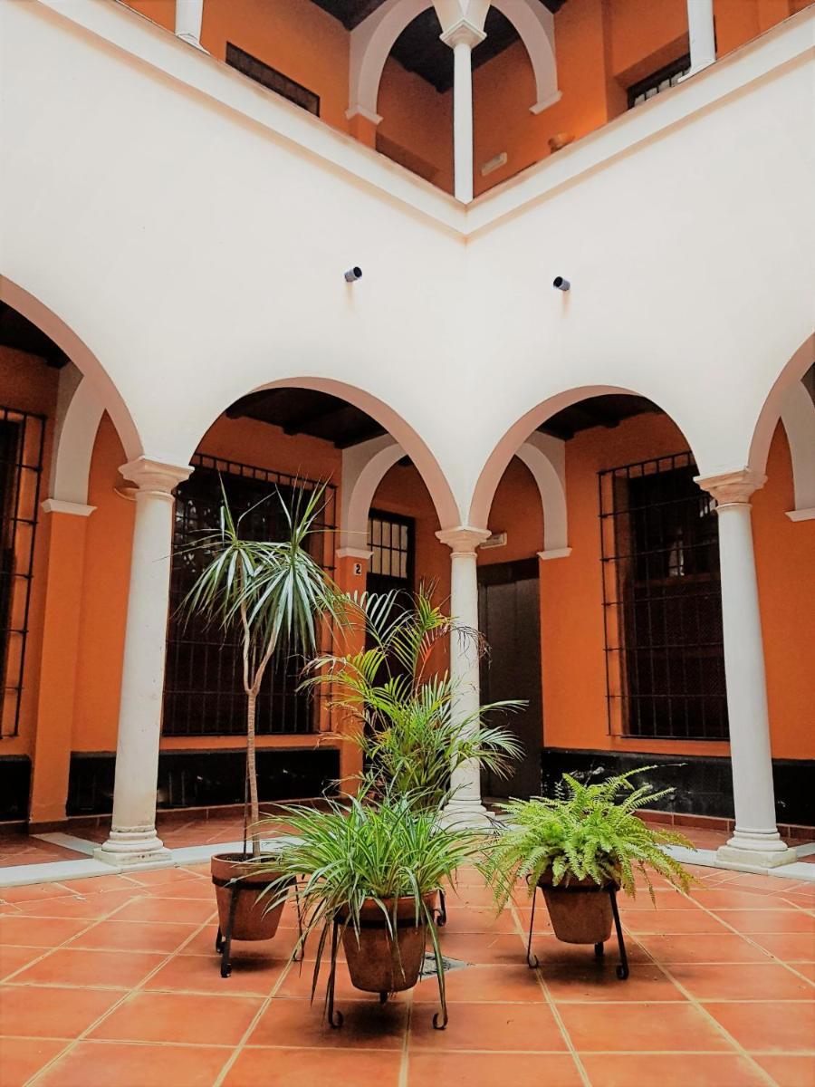 Feria Palace Apartment - Housity