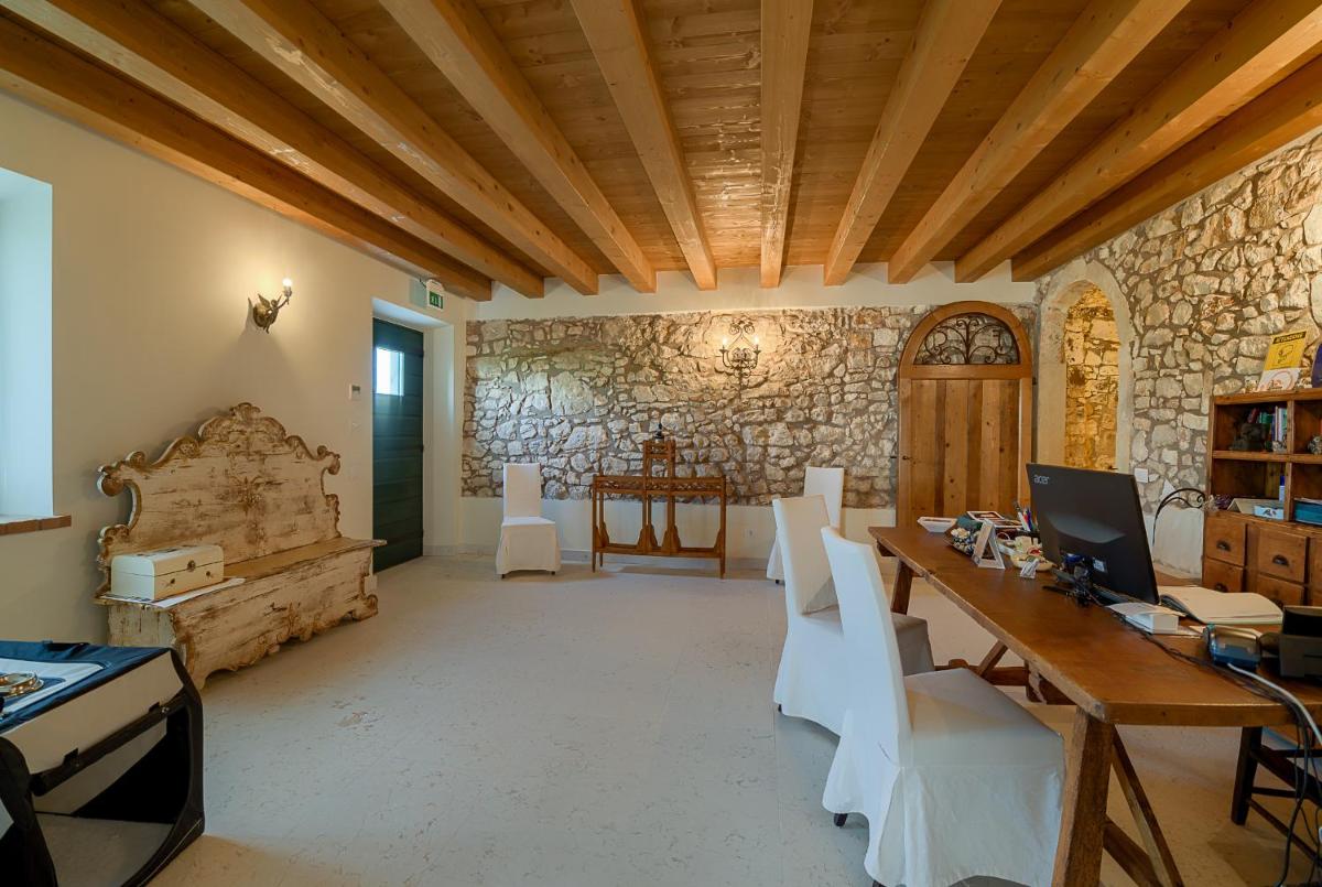 La Fonte degli Dei - Housity
