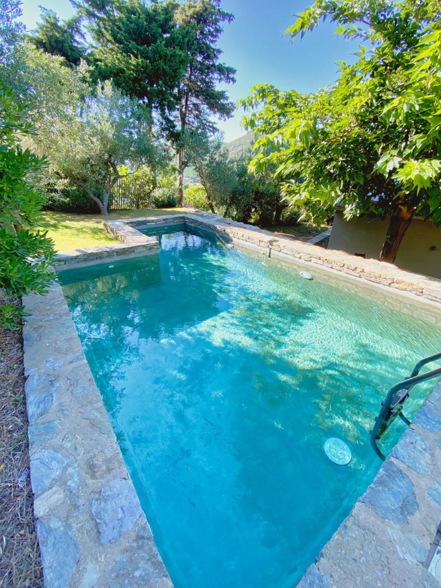 Piscine de l'établissement Misincu ou située à proximité
