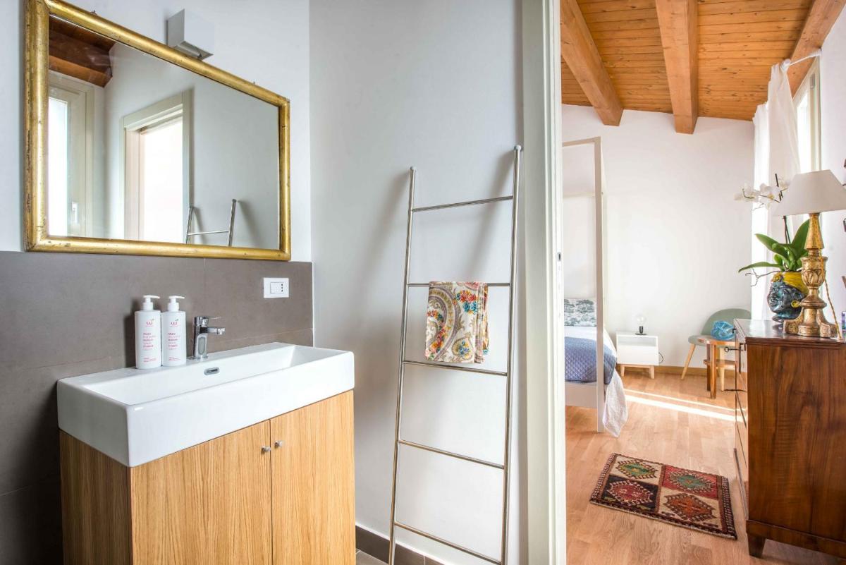 Cassaro Apartment con Terrazza by Wonderful Italy - Housity