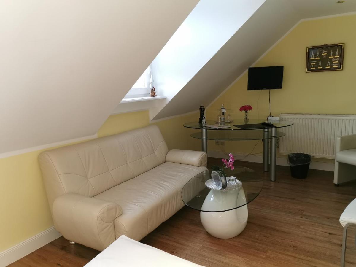 Stoevchen Café Hotel - Housity