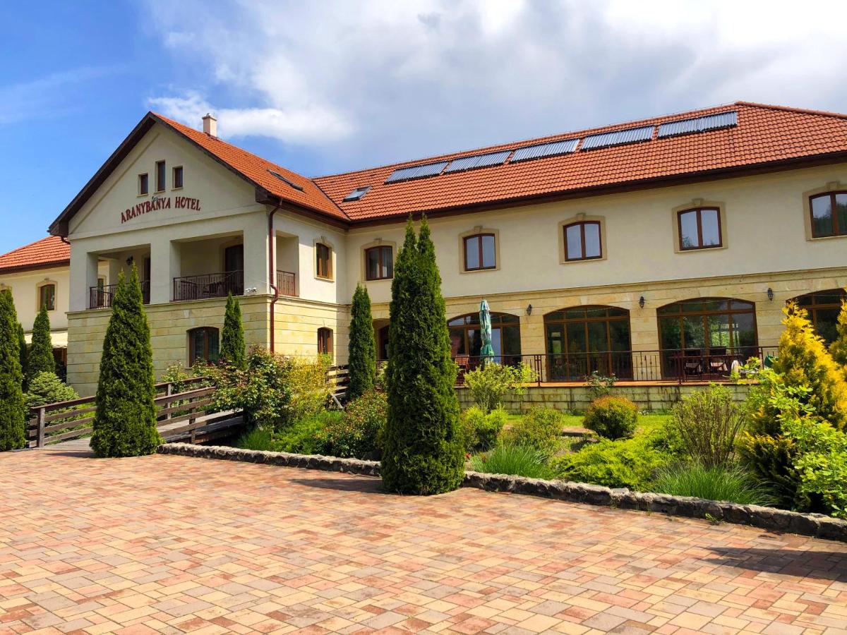 Aranybánya Hotel - Housity