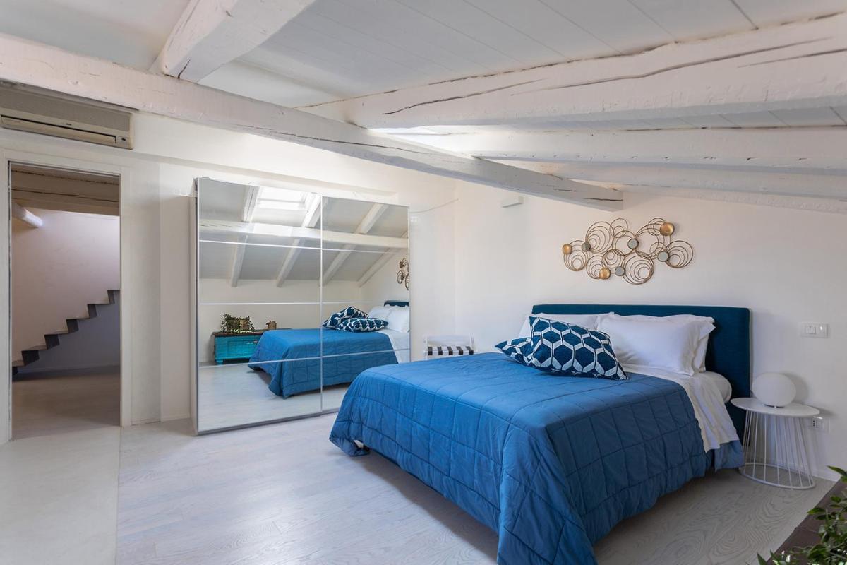 Mirror Apartment with seaview terrace by Wonderful Italy - Housity