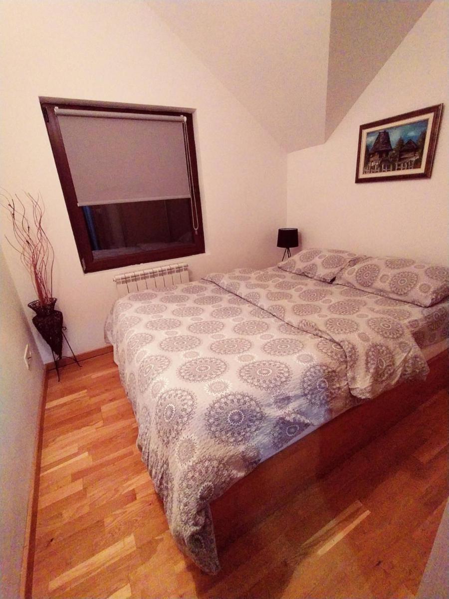 Apartment Gledovic - Housity