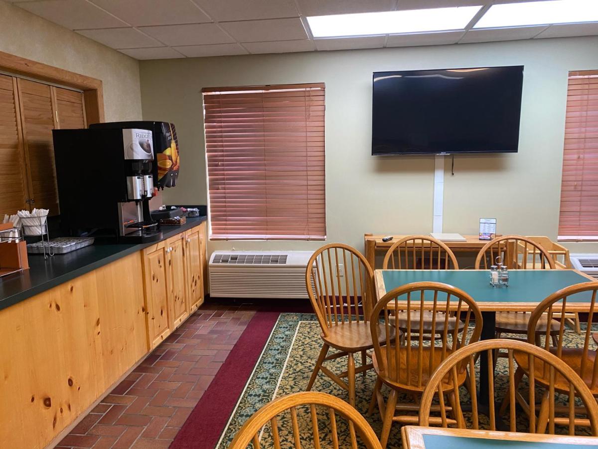 Hometown Inn Indian River - Housity