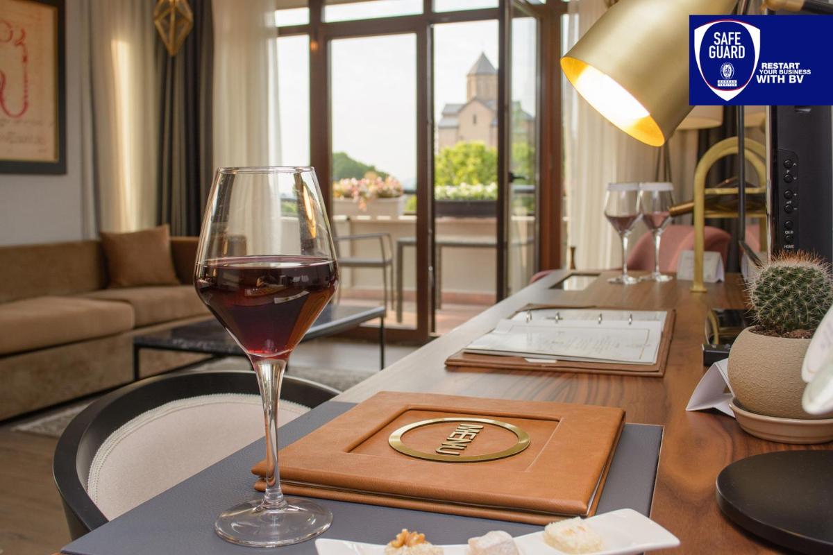 Tiflis Palace - Housity