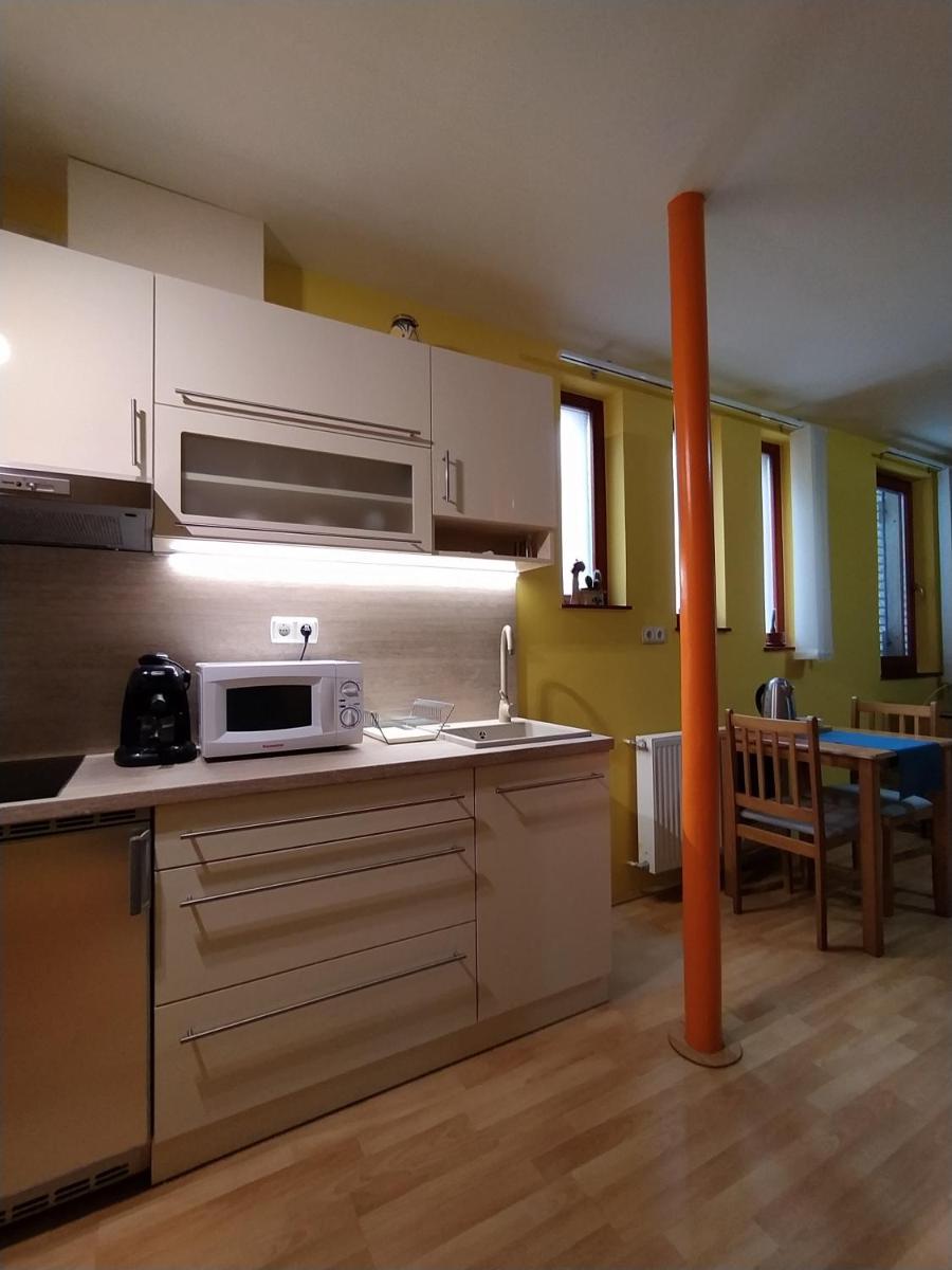 Keltaur Studio Apartman with garage - Housity