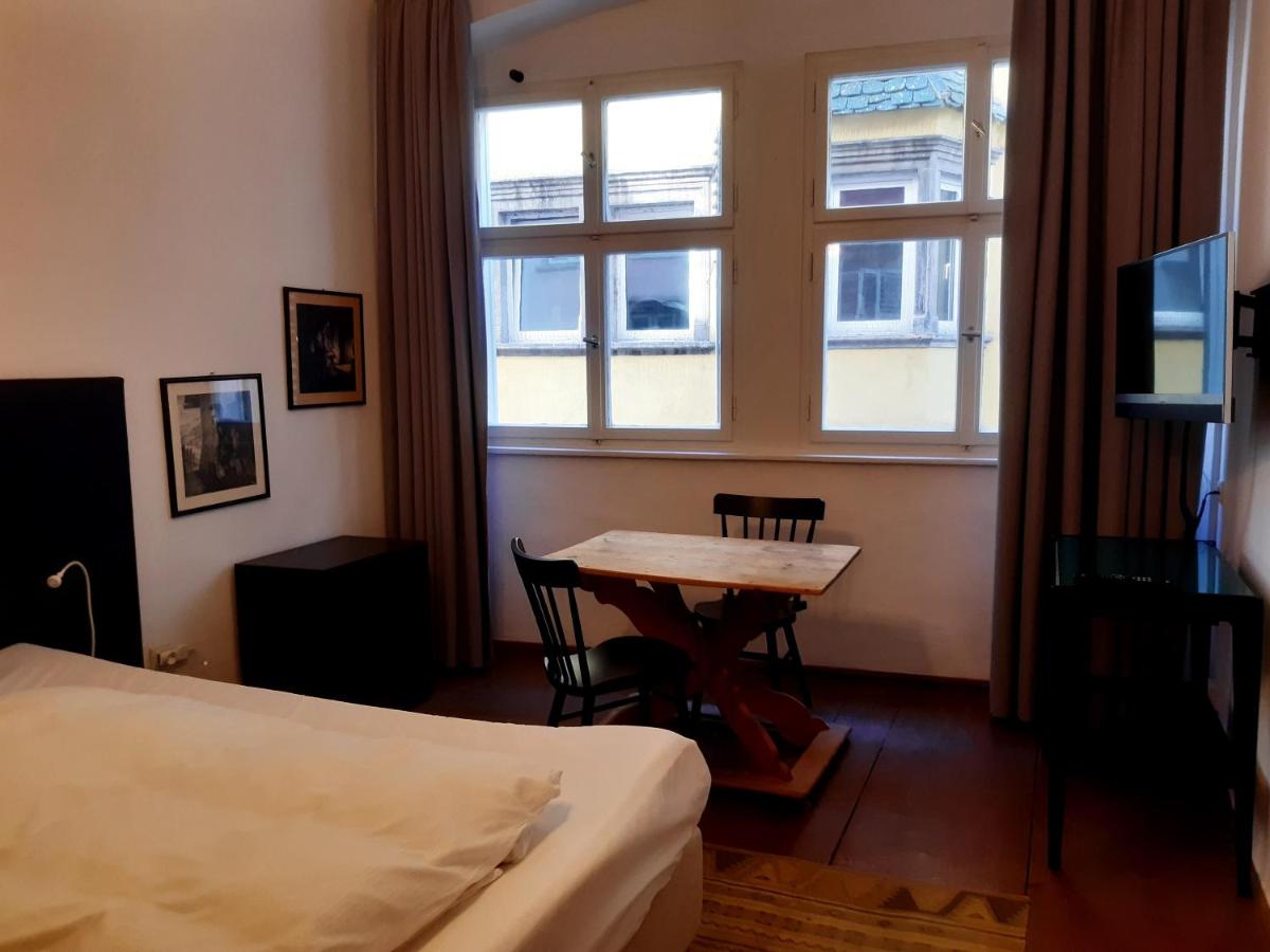 Lawien Goldenstern Residence - Housity