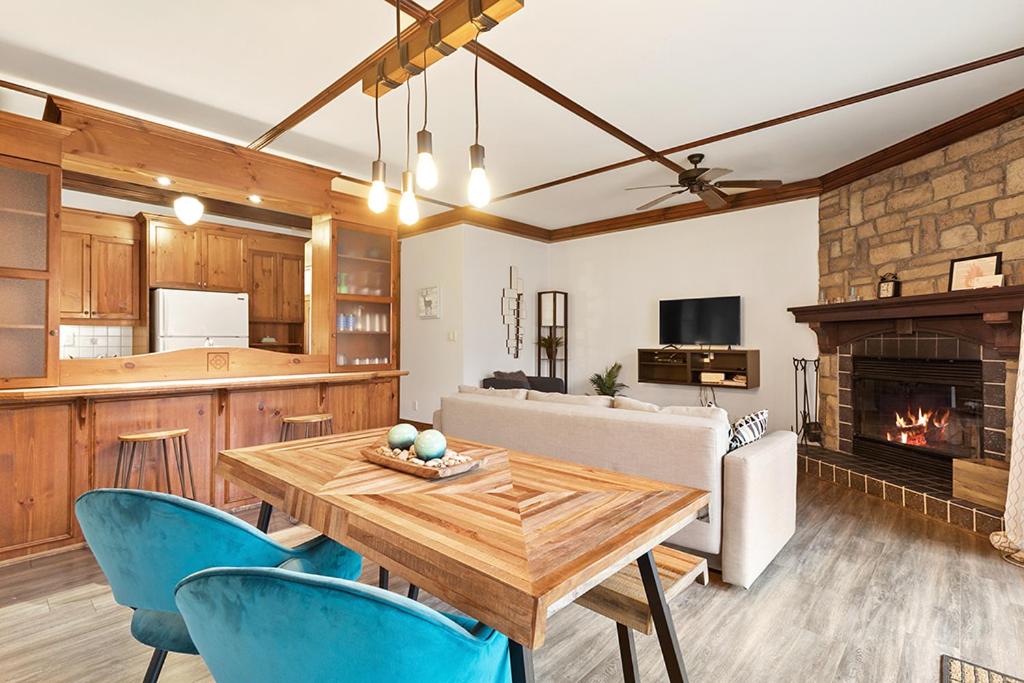 Le Manoir 106-7 by Escapades Tremblant - Housity