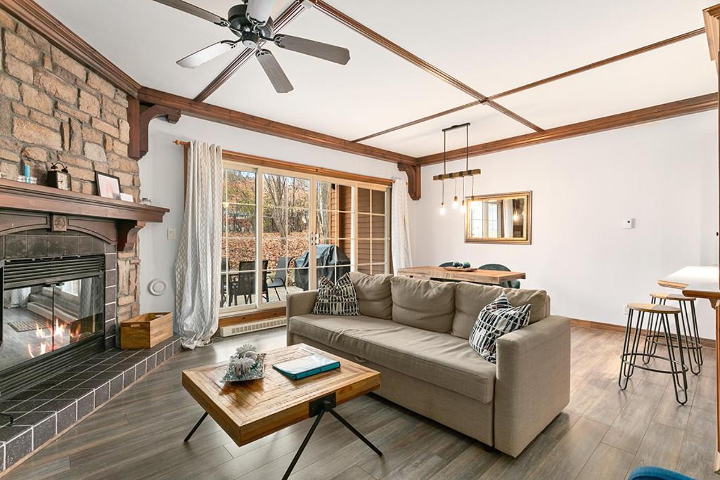 Le Manoir 106-7 by Escapades Tremblant - Housity