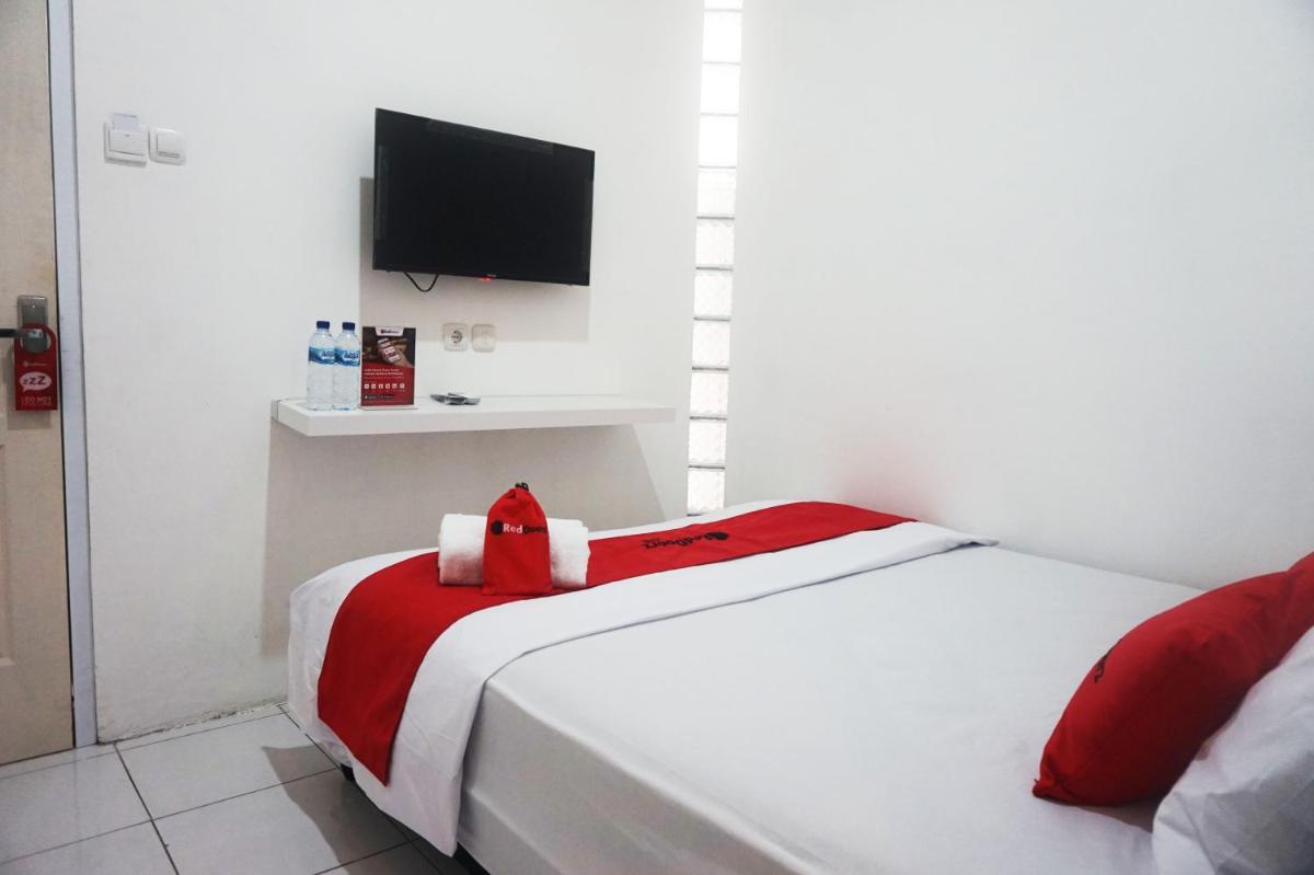 RedDoorz @ Jalan Tanjung Blitar - Housity