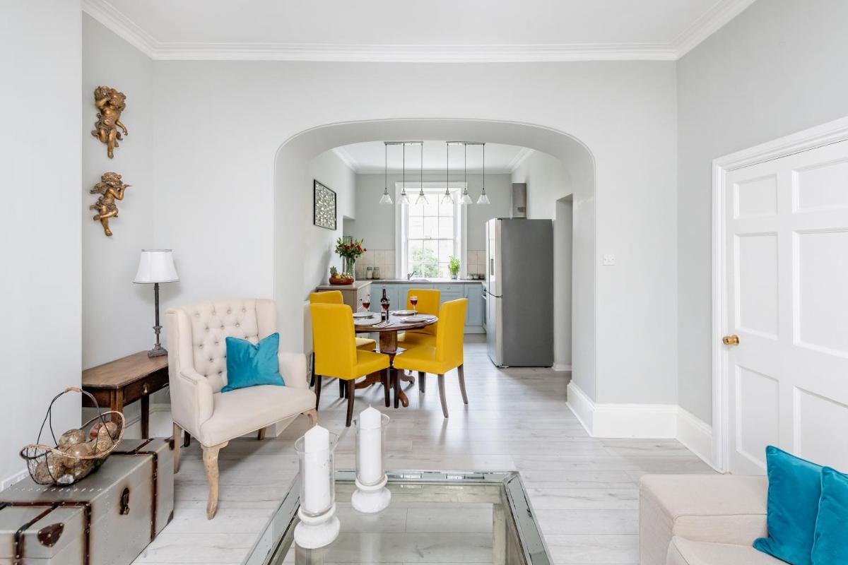 Gorgeous Garden Apartment - Housity