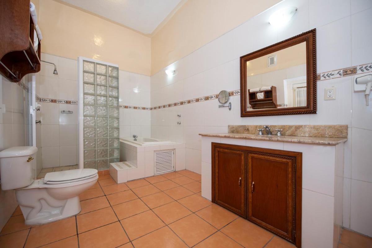 Hotel Senorial - Housity