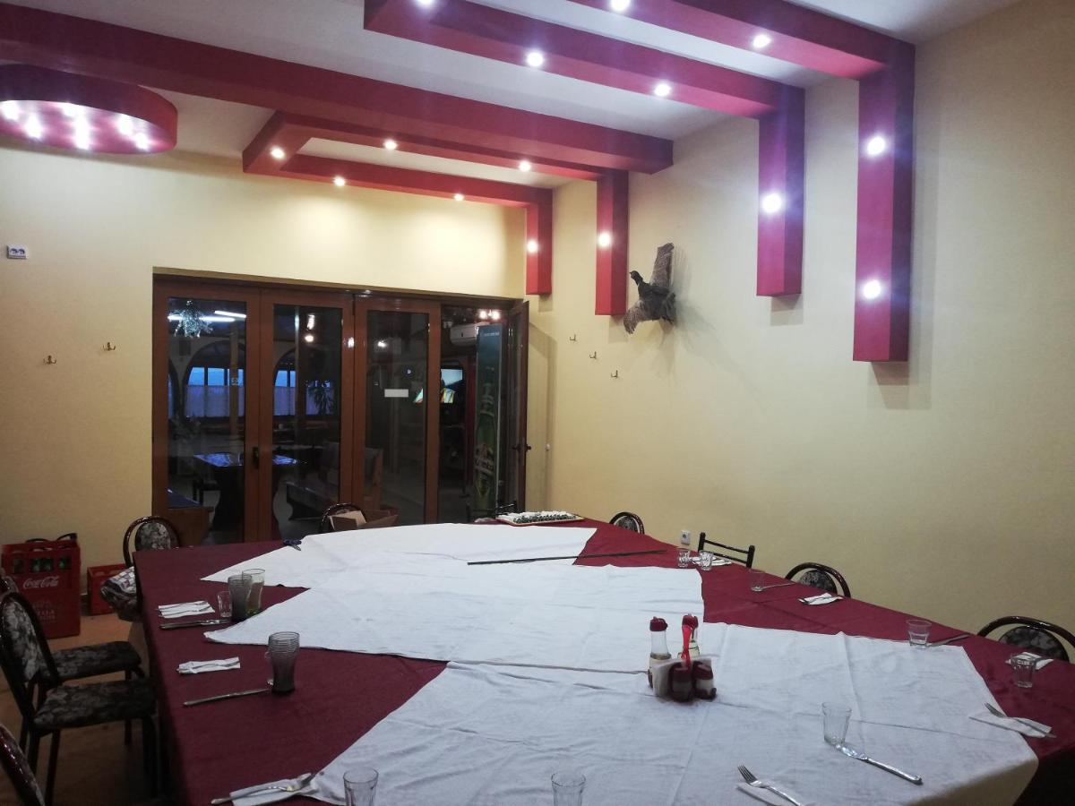 Bar & Guests room ELA - Housity