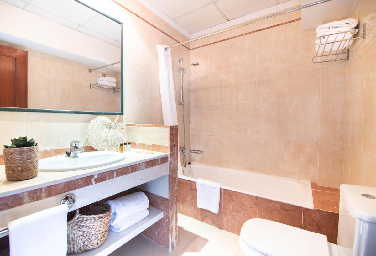 Un baño de Cabot Pollensa Park Spa