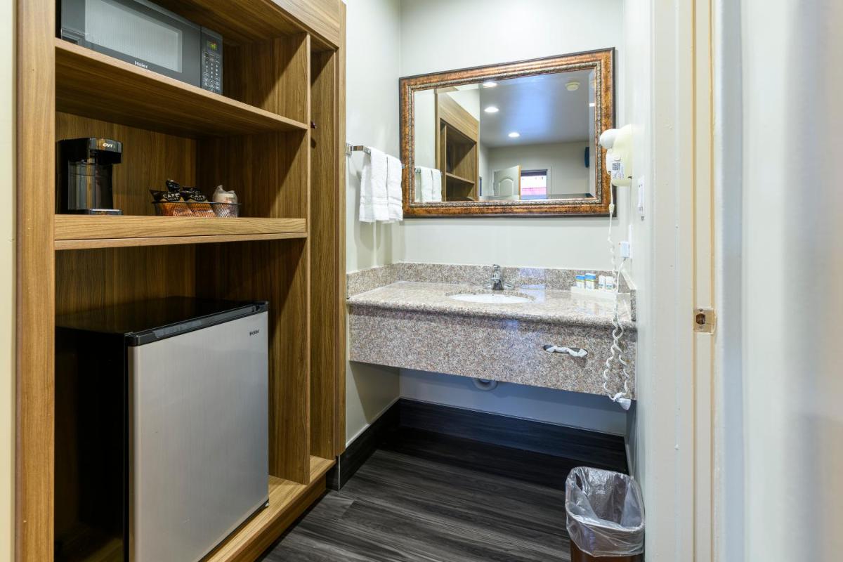 Hyland Motel Brea - Housity