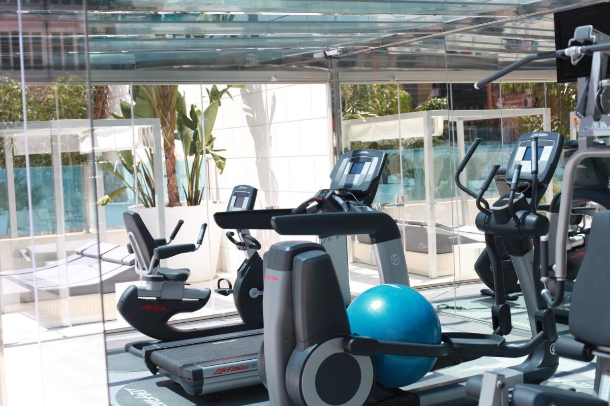 Gimnasio o instalaciones de fitness de Hotel Indigo Barcelona - Plaza Catalunya 4Sup by IHG