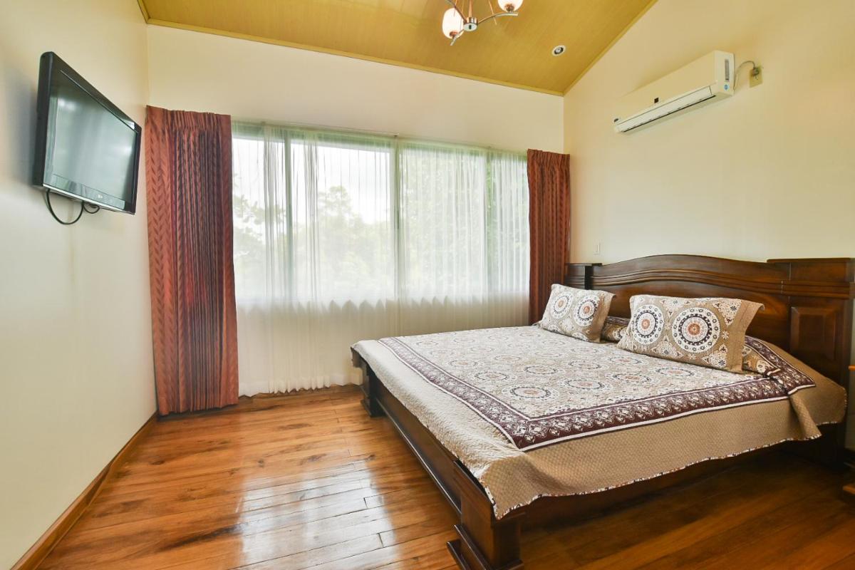 Ranch Lakes of Arenal - Housity