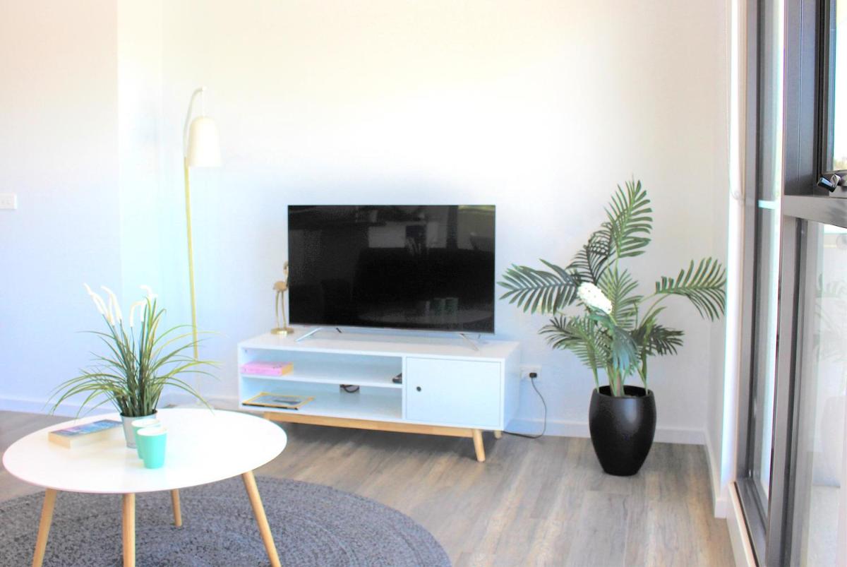 Suitetrails - StayCentral - Heidelberg Heights Penthouse