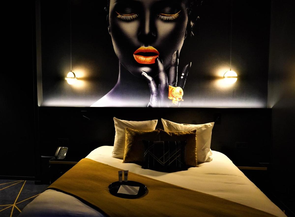 Un ou plusieurs lits dans un hébergement de l'établissement Hotel Leprince, Best Western Premier Collection