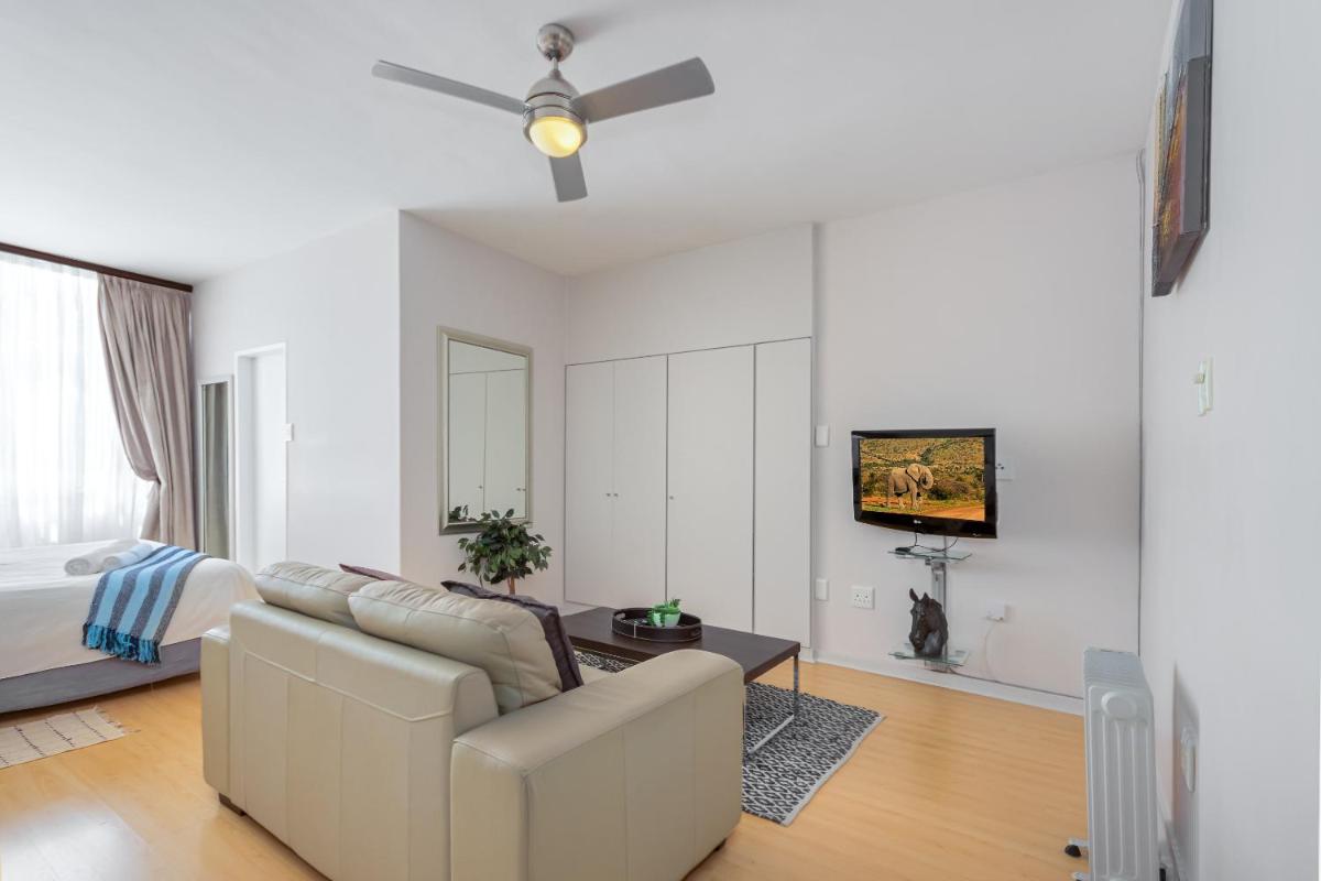 RAD STAYS - Illovo Mews 245 Oxford Road - Housity
