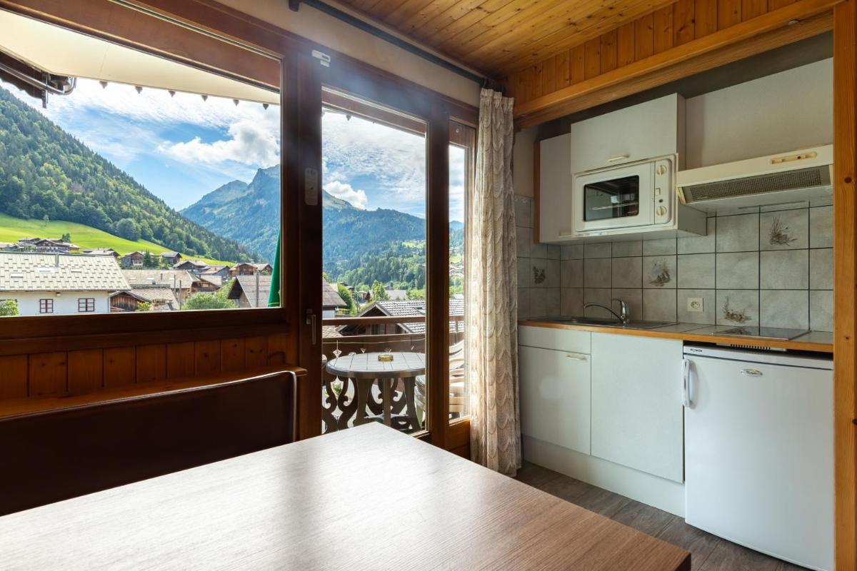 Vue générale sur la montagne ou vue sur la montagne depuis l'hôtel