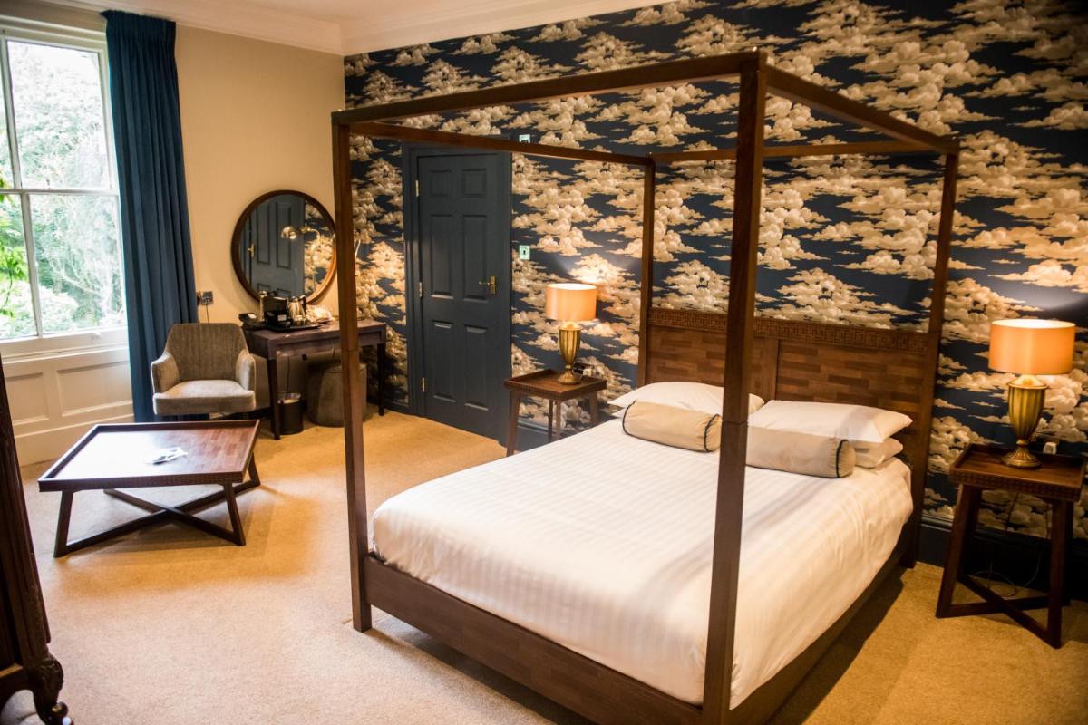 Bartle Hall Hotel - Housity