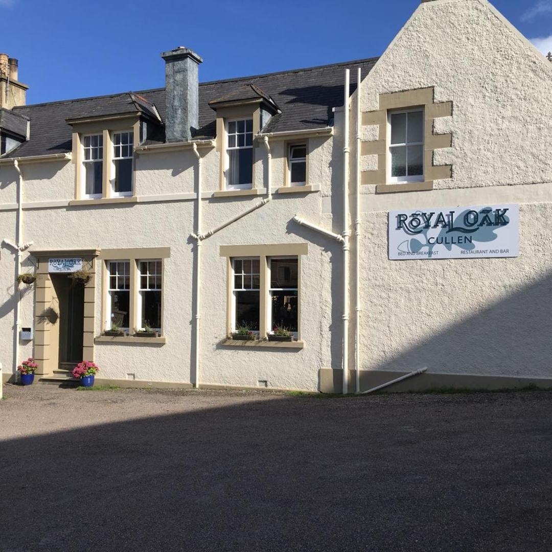 The Royal Oak Hotel - Housity