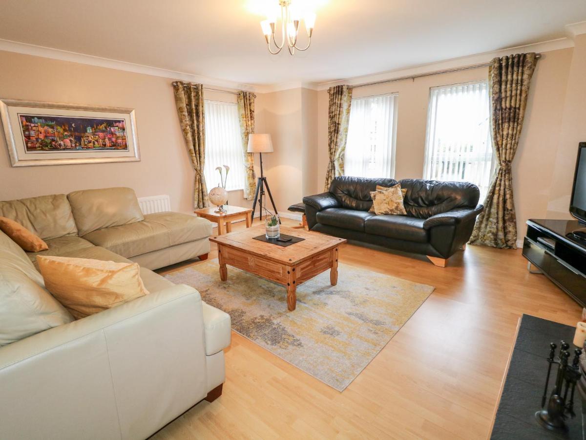The Admiral - Housity
