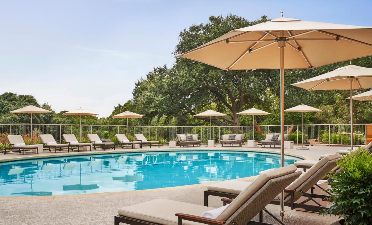 Four Seasons Hotel Austin - Housity
